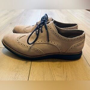 Cole Haan Women's suede  Wingtip Oxford Size 8